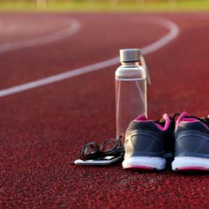 Podstawy prawidłowego nawodnienia dla biegaczy: Klucz do wysokiej wydajności